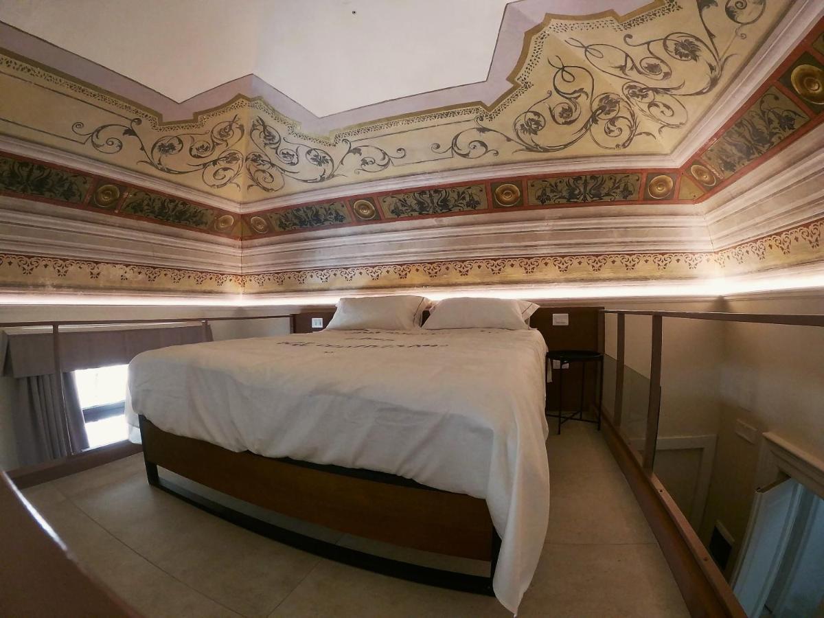 Palazzo Sul Corso-Charming Appartaments 브린디시 외부 사진