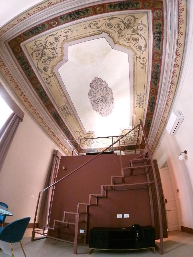 Palazzo Sul Corso-Charming Appartaments 브린디시 외부 사진