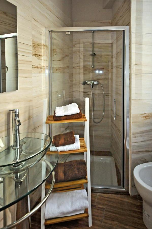 Palazzo Sul Corso-Charming Appartaments 브린디시 외부 사진